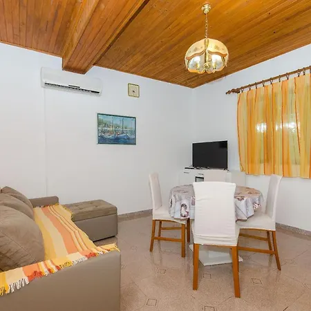 Apartment Marinko *