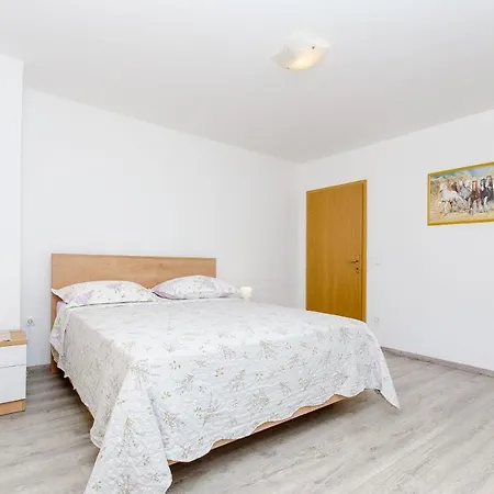 Apartment Marinko *