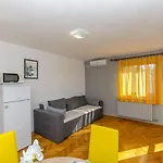 Apartment Marinko Makarska